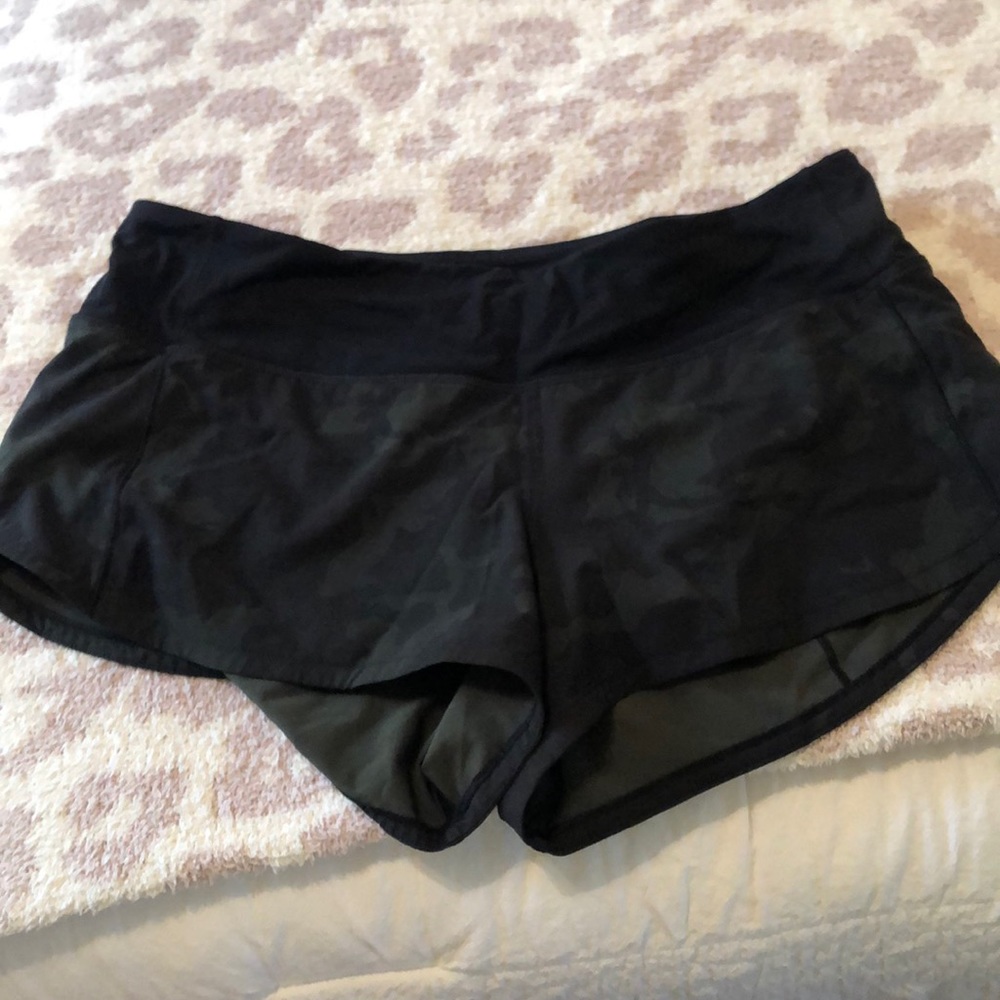 Lululemon Camo Shorts Never worn